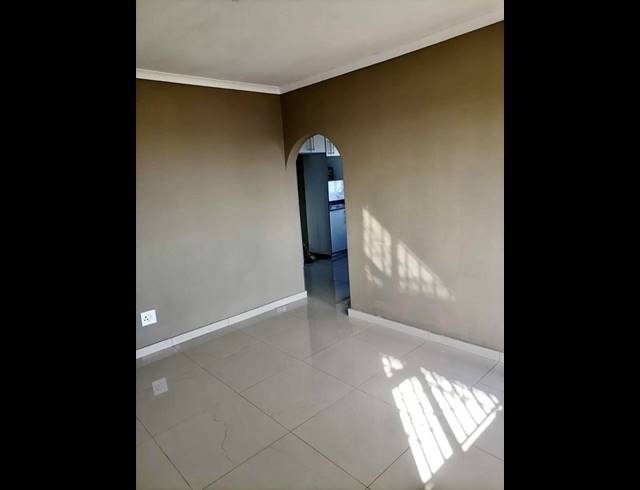 2 BEDROOM HOUSE FOR SALE IN UMLAZI Z
